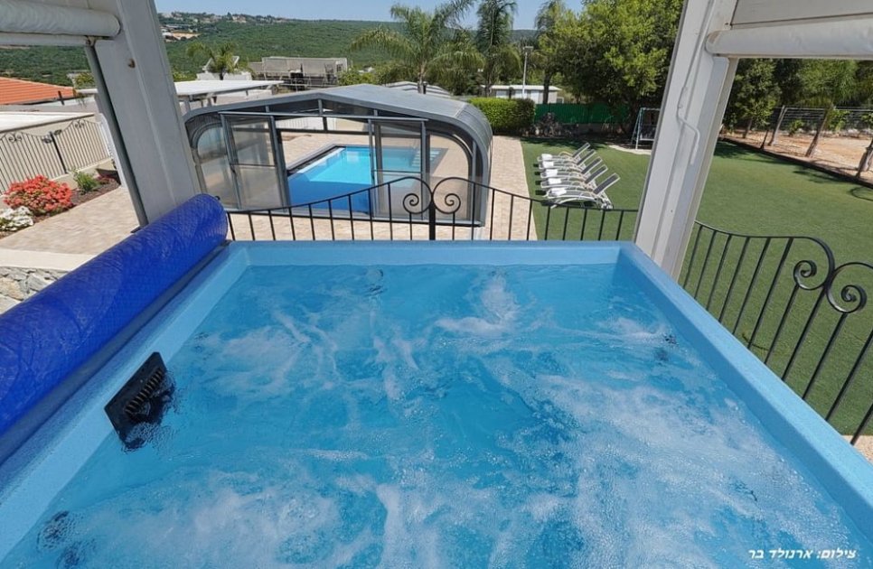 אחוזת שושנים בוטיק