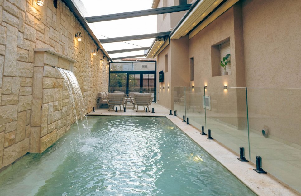 Lausanne Villa_vila_909_394730_CS38LAd.jpg